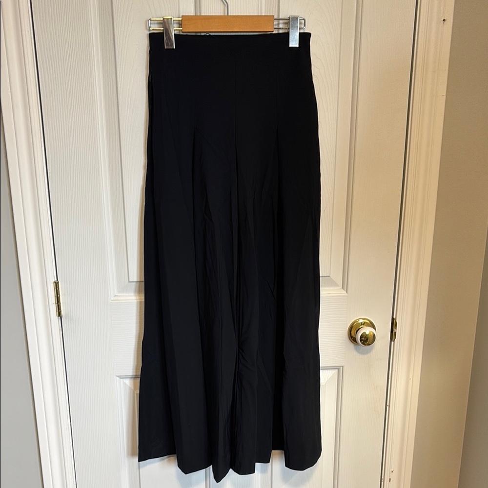 Women pants looks like a skirt- Carbon 38
